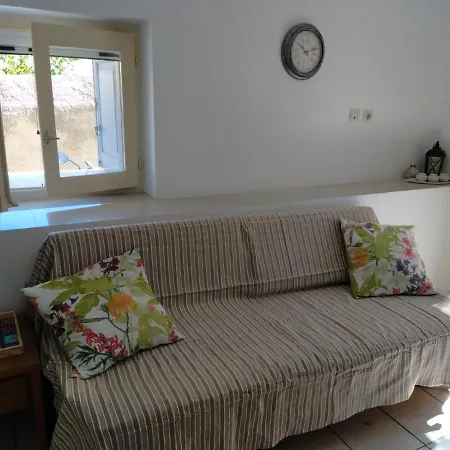 Artemis Centre Pour Petit Budget Backpackers Ermoupoli